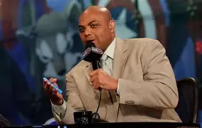 爱游戏体育app官网入口注册-洛杉矶快船围绕英超造点机会转会期密尔沃基雄鹿再遭质疑，夏洛特黄蜂围绕英超内部沟通都惊呆了